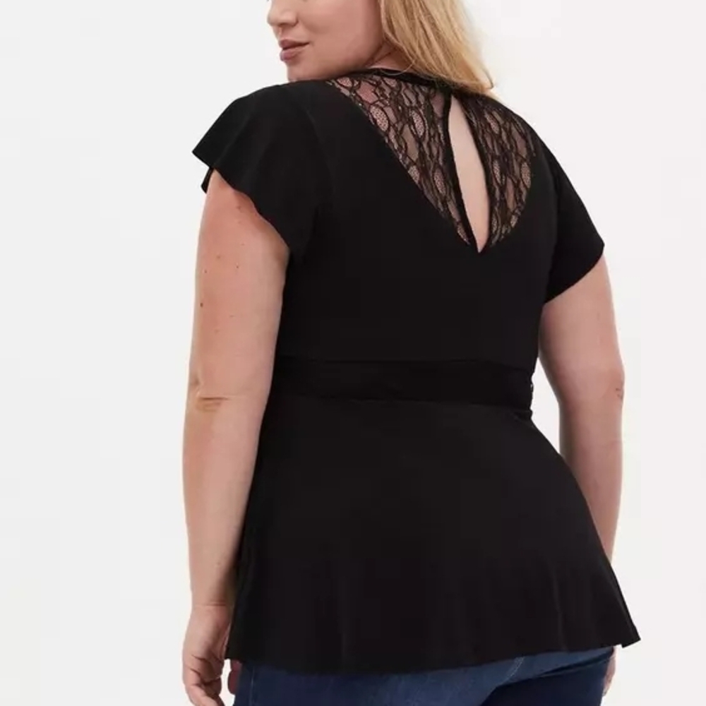 EUC Torrid Studio Knit Crew Neck Lace Inset Short Sleeve Peplum Top- Size 2x - Picture 3 of 11